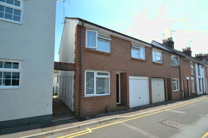 2 Bedroom End Of Terrace House To Rent In Heckford Park, BH15