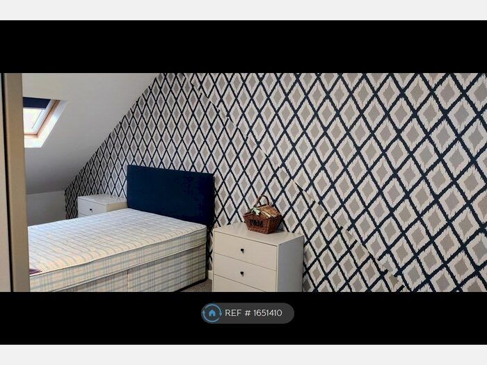 2 Bedroom Maisonette To Rent In Blyth Road, Hayes, UB3