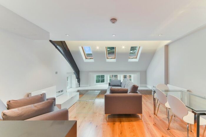 2 Bedroom Flat To Rent In Kingston Upon Thames, London, KT2