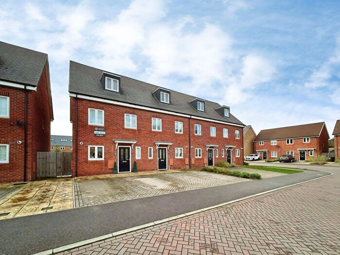 3 Bedroom Town House For Sale In Waterfield Close, Off Thorpe Road, Peterborough, PE3