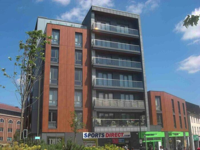 1 Bedroom Flat To Rent In Queensway, Redhill RH1