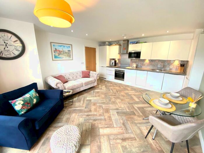 2 Bedroom Apartment To Rent In Davaar House, Prospect Place, CF11