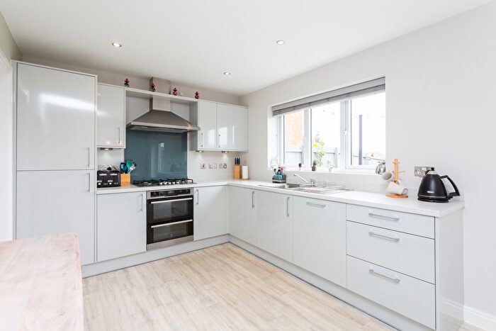 4 Bedroom Detached House For Sale In Linnet Avenue, Preston, Lancashire, PR3