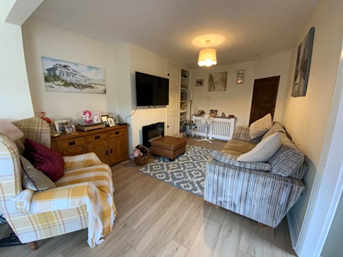 2 Bedroom Semi-Detached Bungalow For Sale In Wyvern Avenue, Nottingham, NG10