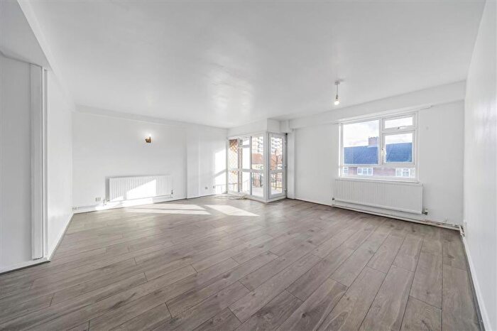 3 Bedroom Flat To Rent In Desmond Street, New Cross, SE14