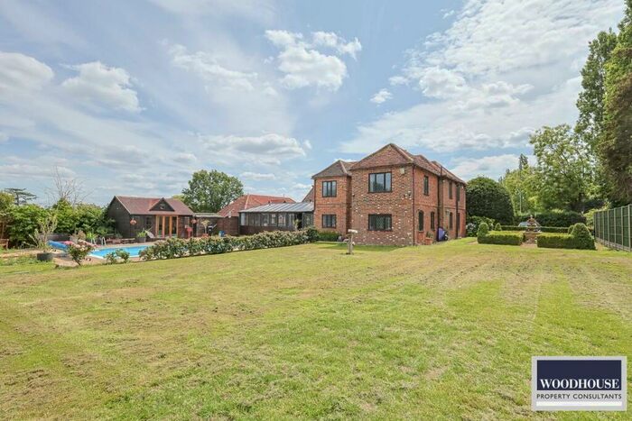 5 Bedroom Detached House To Rent In Goffs Lane, Goffs Oak, EN7