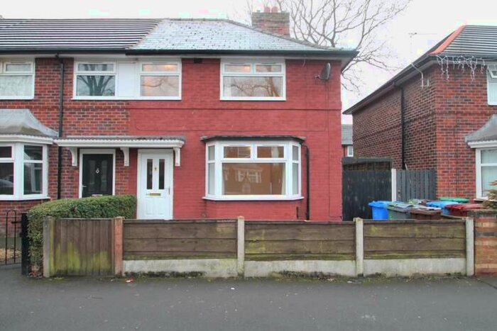 3 Bedroom End Of Terrace House To Rent In Broadoak Road, Wythenshawe, Manchester, M22
