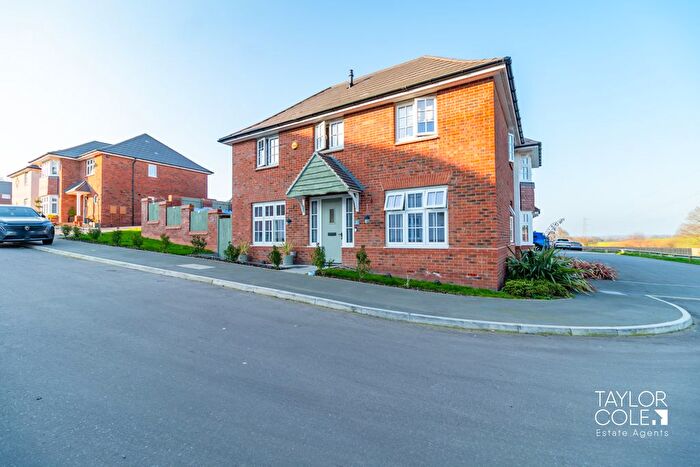 3 Bedroom Detached House For Sale In Stretton Close, Amington, Tamworth, B77