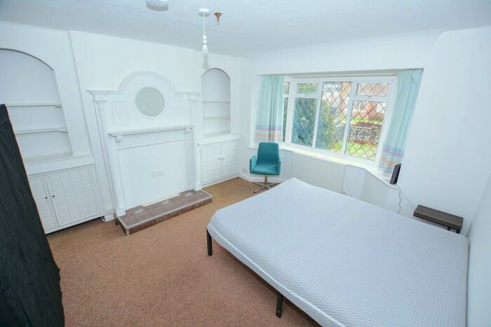 1 Bedroom Apartment To Rent In Rooms At Ashurst Road, Brighton, BN2