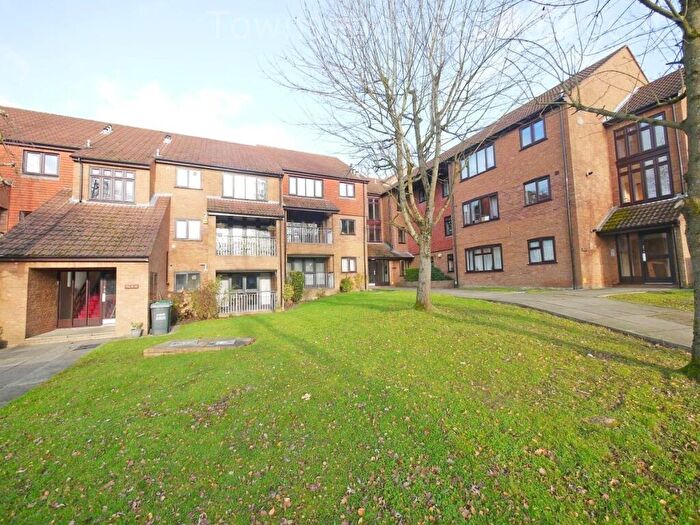 2 Bedroom Flat For Sale In Woodhouse Eaves, Northwood, HA6