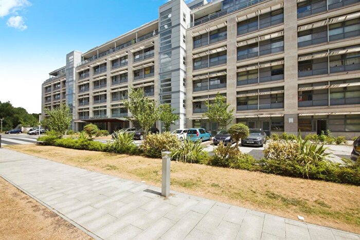 2 Bedroom Flat For Sale In Edinburgh Gate, Harlow, CM20