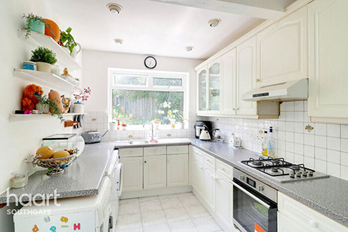 3 Bedroom Semi-Detached House For Sale In Mayfair Terrace, London, N14