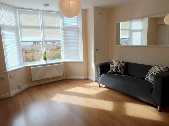 1 Bedroom Apartment To Rent In Wimborne Road, Bournemouth, BH9