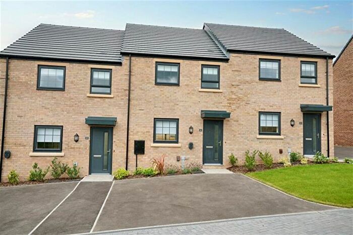 3 Bedroom Terraced House To Rent In Bedroom Terraced House In Lincoln Drive, Gedling, NG4