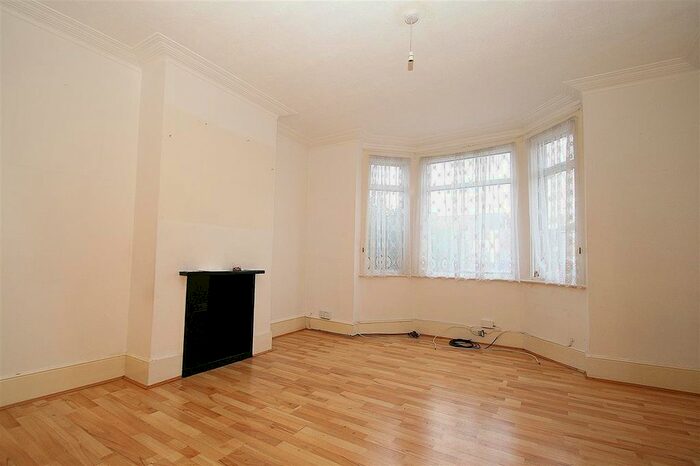 3 Bedroom End Of Terrace House To Rent In Station Road, Hayes, UB3