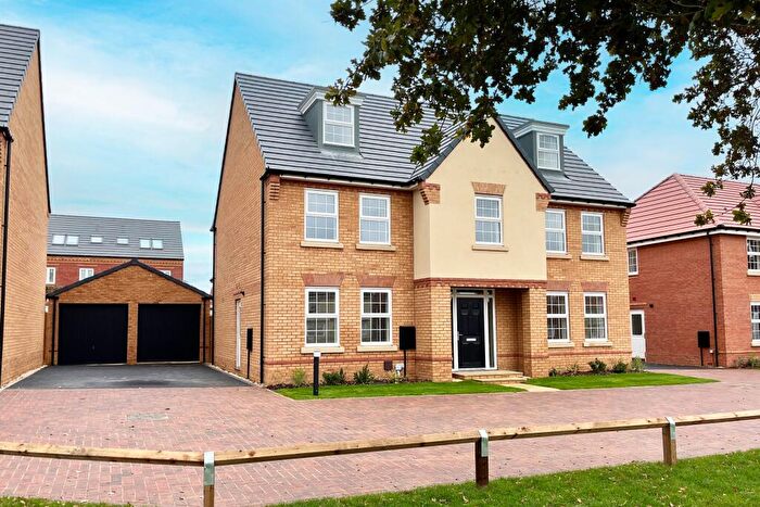 5 Bedroom Detached House For Sale In Stratford Drive Overstone, NN6