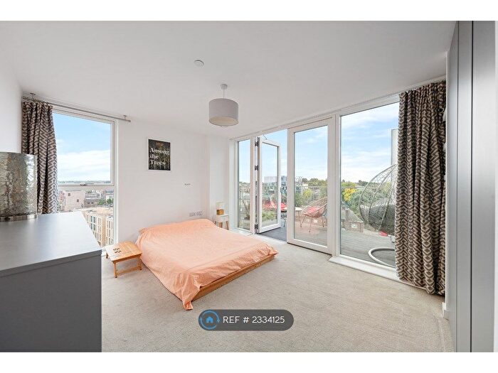 2 Bedroom Flat To Rent In Bond House, London, SE14