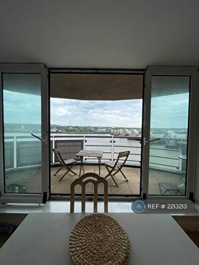 3 Bedroom Flat To Rent In Wards Wharf Approach, London, E16