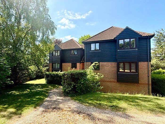 1 Bedroom Flat To Rent In Fairview Gardens, Farnham, Surrey, GU9