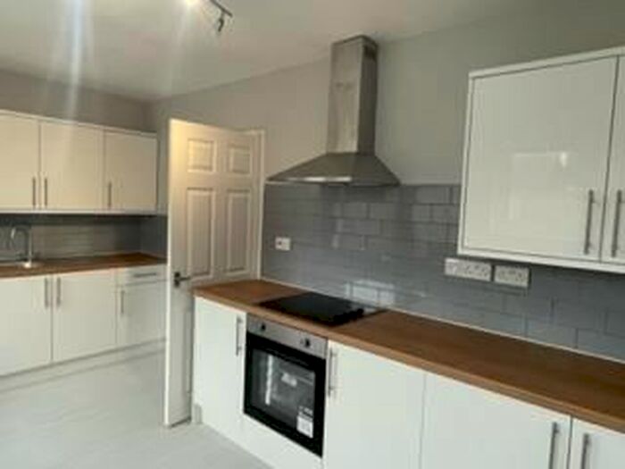 2 Bedroom Property To Rent In Welland Road, Hull, HU8