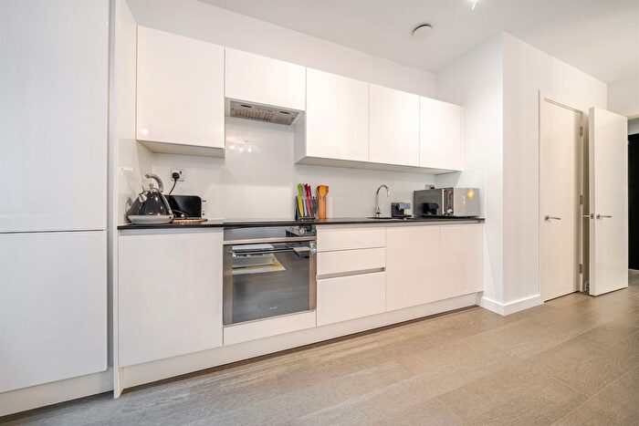 1 Bedroom Studio For Sale In Everard Close, St. Albans, AL1