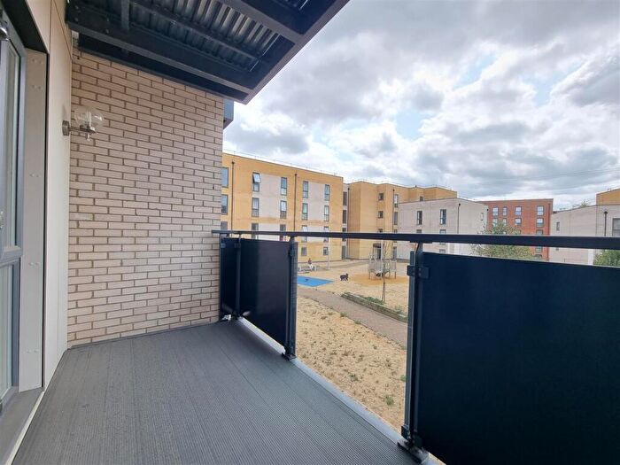 1 Bedroom Flat For Sale In Handley Page Road, IG11