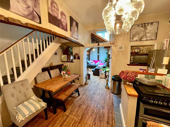 3 Bedroom Terraced House For Sale In Commercial Road, Plymouth, PL4