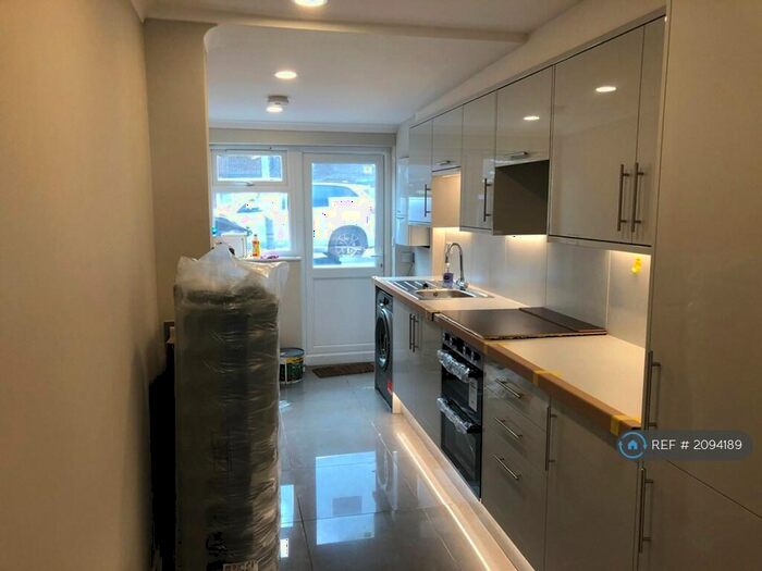5 Bedroom Terraced House To Rent In Jessop Road, Stevenage, SG1