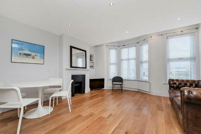 3 Bedroom Flat To Rent In Townmead Road, London, SW6