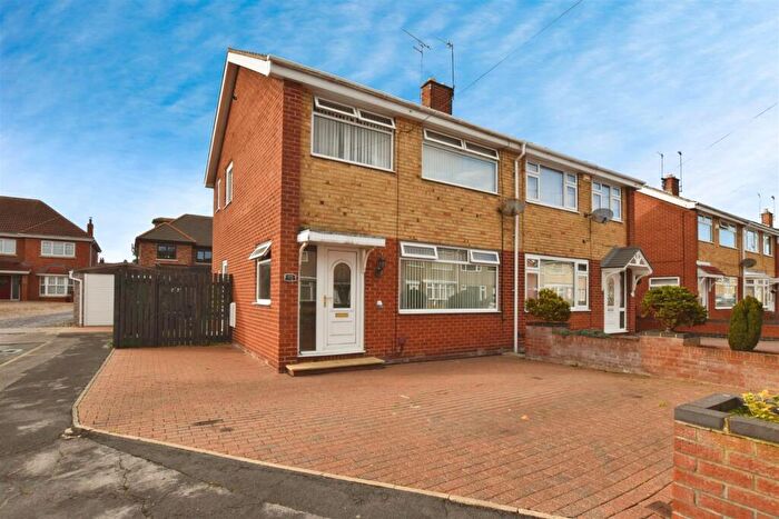 3 Bedroom Semi-Detached House For Sale In Roslyn Crescent, Hedon, Hull, HU12