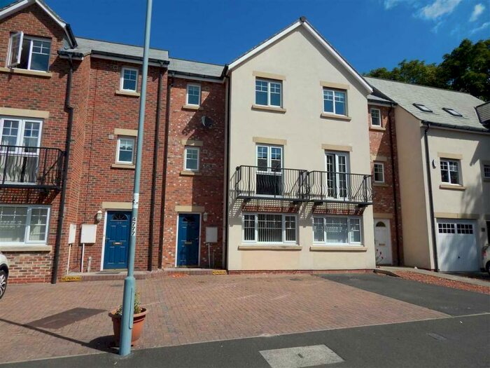 6 Bedroom House To Rent In Faraday Court, Sheraton Park, DH1