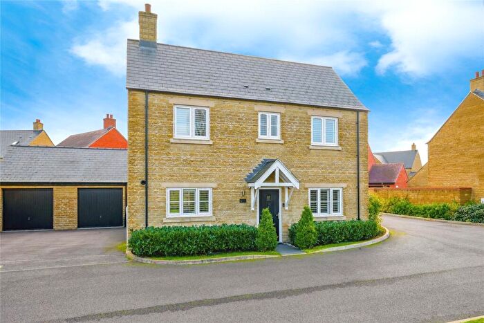 4 Bedroom Detached House For Sale In Violet Close, Ambrosden, Bicester, Oxfordshire, OX25