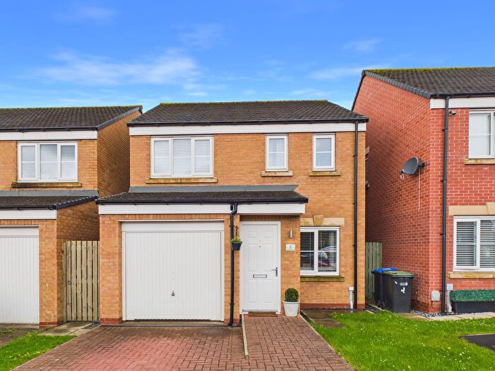 3 Bedroom Semi-detached House For Sale In Highgrove Court, Newfield, DH2