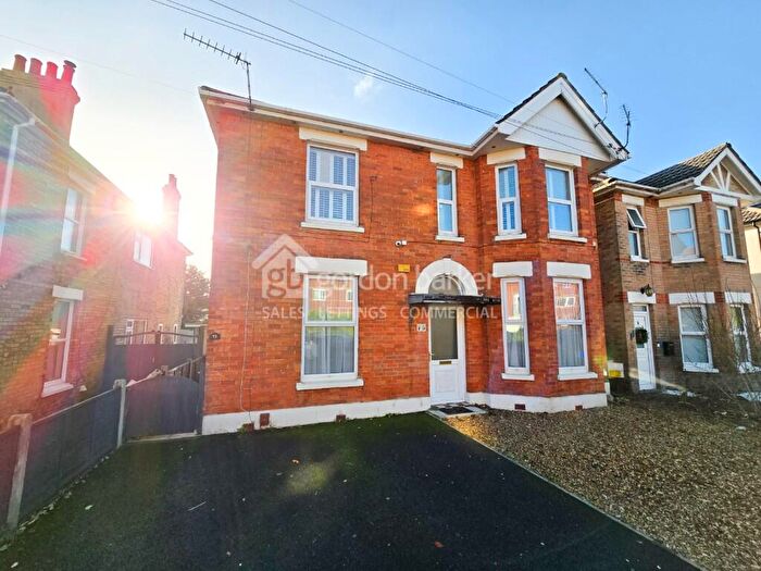 3 Bedroom Maisonette For Sale In Malmesbury Park Road, Bournemouth, Dorset, BH8