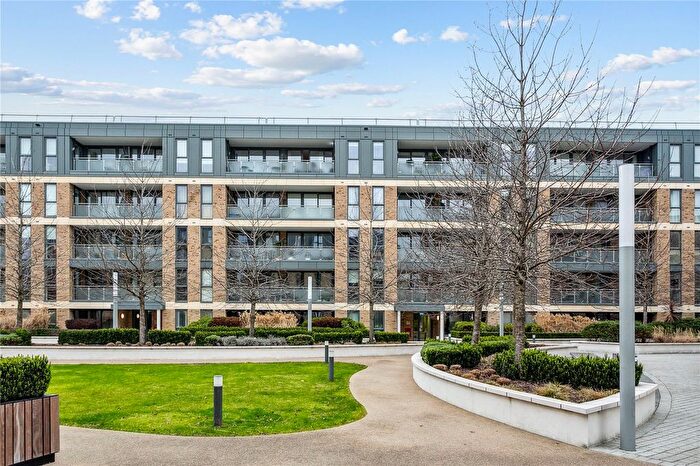 2 Bedroom Flat To Rent In Chancery House, Levett Square, TW9