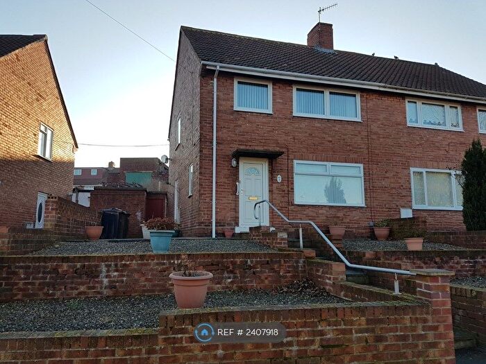 3 Bedroom Semi-Detached House To Rent In Cotswold Gardens, Gateshead, NE11