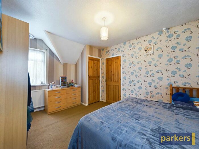3 Bedroom Terraced House For Sale In Shinfield Road, Reading, Berkshire, RG2