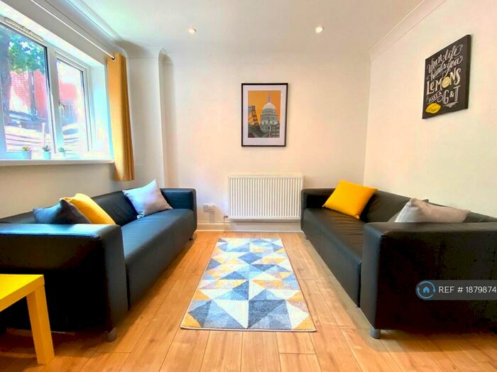 7 Bedroom End Of Terrace House To Rent In Spear Road, Southampton, SO14