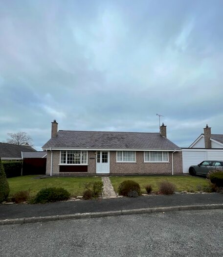 3 Bedroom Detached Bungalow To Rent In Bryn Estate, Morfa Nefyn, Pwllheli, Gwynedd LL53