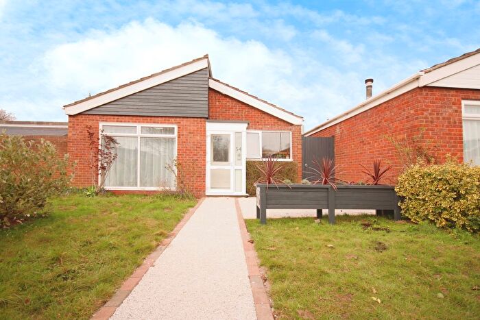 2 Bedroom Bungalow For Sale In Woodloes Avenue South, Woodloes Park, Warwick, Warwickshire, CV34