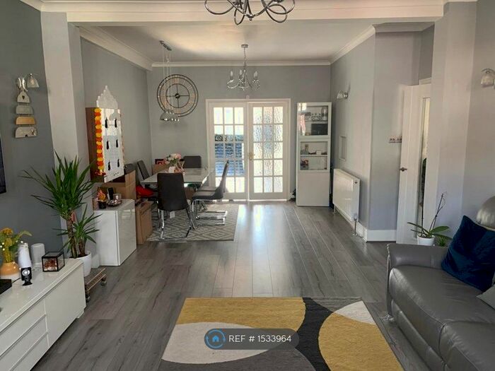 3 Bedroom Terraced House To Rent In Downshall Avenue, Ilford, IG3