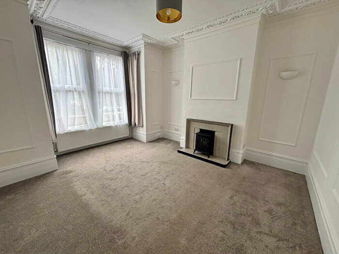 4 Bedroom House To Rent In Abbotts Park Road, E10