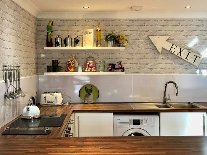 2 Bedroom Detached House To Rent In Mains Loan, Dundee, DD4