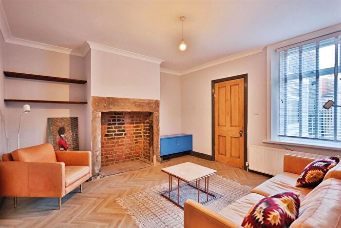 2 Bedroom Flat To Rent In William Street, South Gosforth, Newcastle Upon Tyne, NE3