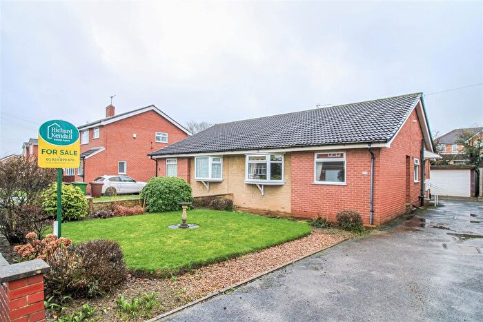 2 Bedroom Semi Detached Bungalow For Sale In Snydale Grove, Normanton, WF6