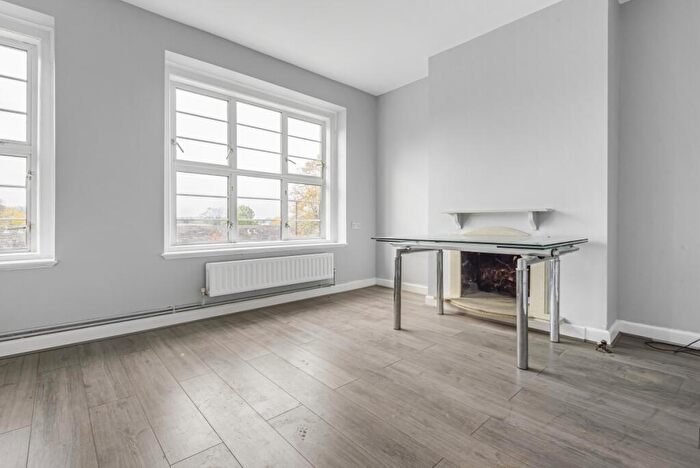 2 Bedroom Property To Rent In Burnt Ash Hill, London, SE12