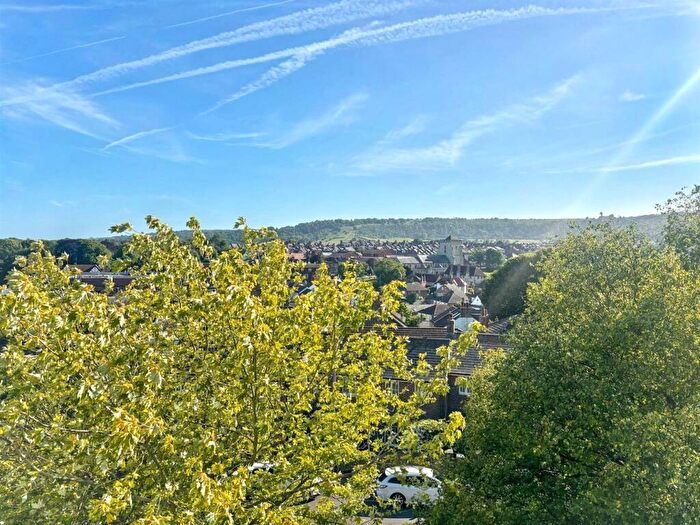 2 Bedroom Flat For Sale In Upperton Road, Eastbourne, BN21