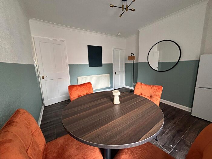 3 Bedroom Terraced House To Rent In Bed // West End Student House // July, LN1