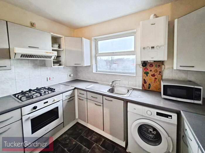 2 Bedroom Detached House To Rent In Newmarket Road, Cambridge, CB5