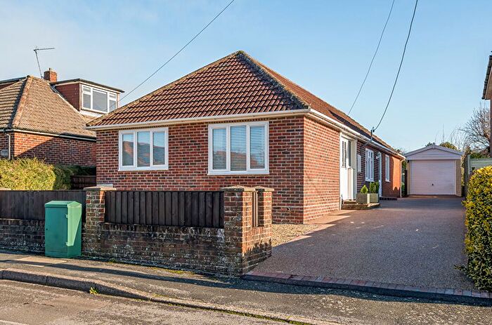3 Bedroom Bungalow For Sale In Mount View Road, Winchester, Hampshire, SO22